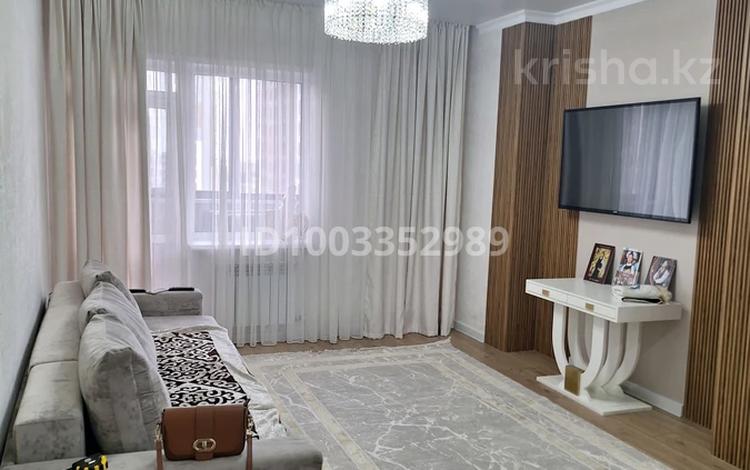 3-комнатная квартира · 75 м² · 11/19 этаж, мкр Новый Город, Пр шахтеров 52 Б — Республики шахтеров за 700 000 ₸ в Караганде, Казыбек би р-н — фото 2