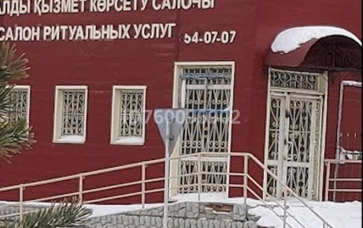 Свободное назначение, офисы, магазины и бутики, склады, общепит, салоны красоты, медцентры и аптеки, образование, развлечения · 126.7 м² за 200 млн 〒 в Костанае — фото 12