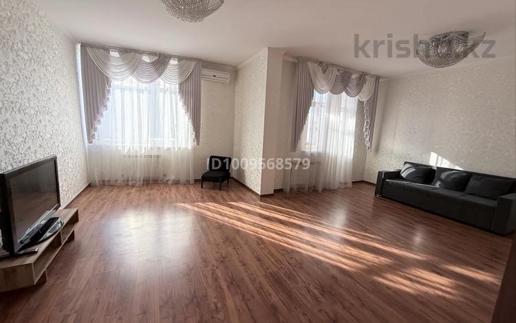 3-комнатная квартира · 120 м² · 8/11 этаж, Туркестан 8 за 450 000 ₸ в Астане, Есильский р-н — фото 2
