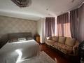 4-комнатная квартира, 140 м² помесячно, Кабанбай батыра 87 за 700 000 〒 в Алматы, Алмалинский р-н — фото 17