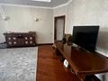4-комнатная квартира, 140 м² помесячно, Кабанбай батыра 87 за 700 000 〒 в Алматы, Алмалинский р-н — фото 20