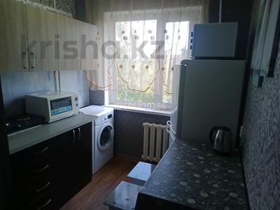 1-комнатная квартира, 30 м², 4/5 этаж, Пришахтинск, Пришахтинск, 22й микрорайон 18 — Корзина, остановка Буратино за 10 млн 〒 в Караганде, Алихана Бокейханова р-н