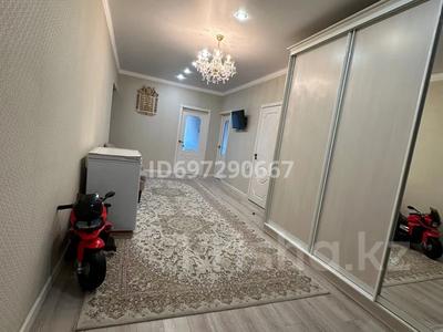 3-комнатная квартира · 95 м² · 1/5 этаж, мкр Юго-Восток, Муканова 49/11 за 52 млн 〒 в Караганде, Казыбек би р-н