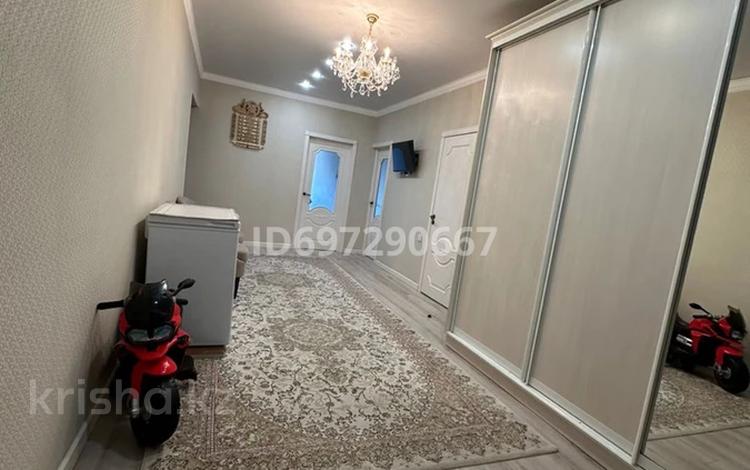 3-комнатная квартира · 95 м² · 1/5 этаж, мкр Юго-Восток, Муканова 49/11 за 52 млн ₸ в Караганде, Казыбек би р-н — фото 2