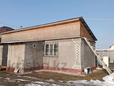 3-комнатный дом помесячно, 50 м², 8 сот., мкр Алгабас 56 — Акжарма за 150 000 〒 в Алматы, Алатауский р-н