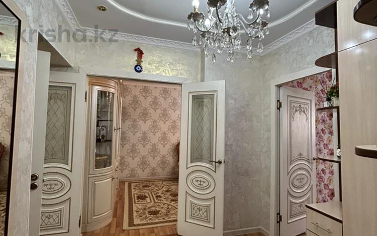 3-бөлмелі пәтер · 65 м² · 1/5 қабат, Шұғыла 52а, бағасы: 21 млн ₸ в  — фото 2