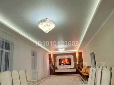 Дом · 4 комнаты · 200 м², Молдабекова 26/6 за 120 000 〒 в Жезказгане