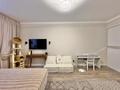 2-бөлмелі пәтер · 85 м² · 3/9 қабат, КАМЗИНА 41/1, бағасы: 49 млн ₸ в Павлодаре — фото 5