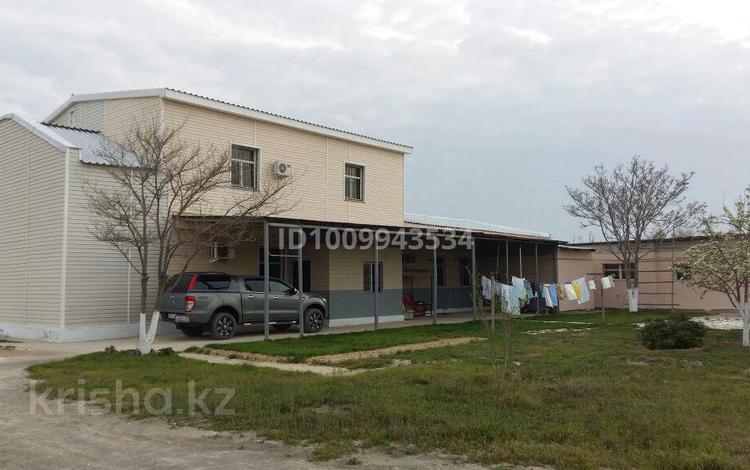 Өнеркәсіптік база · 44 сотық, Промзона 4 18 — Воинская часть, бағасы: 550 000 ₸ в Актау — фото 2