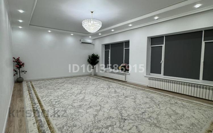 Жеке үй · 7 бөлме · 324 м² · 7 жүзд., мкр Оркен, Акын Сара 8, бағасы: 65 млн ₸ в Атырау — фото 2