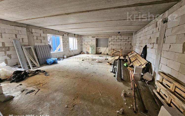 Отдельный дом · 4 комнаты · 260 м² · 4 сот., Брусиловского 1 за 1 млн ₸ в Астане, р-н Байконур — фото 2
