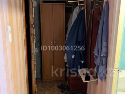 1-комнатная квартира · 32.8 м² · 4/5 этаж, Металлургов 5/2 — Магазин Омскпласт за 4.7 млн 〒 в Темиртау