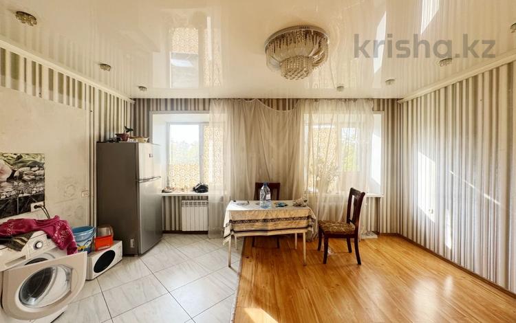 3-комнатная квартира, 59 м², 2/5 этаж, 68-й квартал за 16 млн 〒 в Темиртау — фото 2