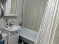 2-бөлмелі пәтер · 45.2 м² · 5/5 қабат, Жаңа қала ш/а., Нуркена Абдирова 22/2 — Торговый дом Азат,Банка бар,супермаркет Аян,Гимназия 93., бағасы: 15 000 ₸ в Караганде, Казыбек би р-н — фото 3