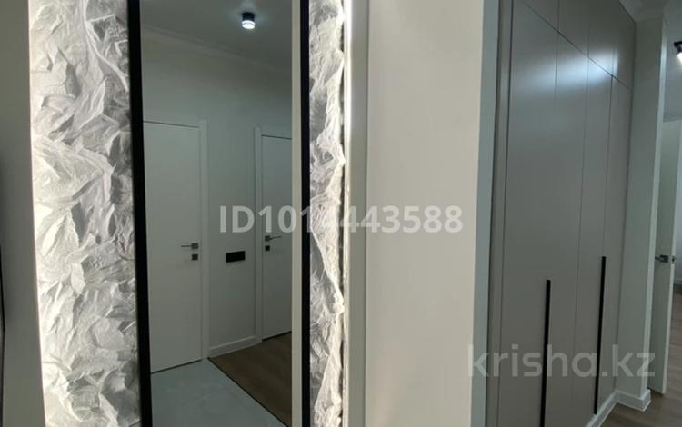 3-бөлмелі пәтер · 90 м² · 8/8 қабат, Алтын орда ш/а., Санкибай батыра — Капитал плаза, бағасы: 33 млн ₸ в Актобе, мкр. Алтын орда — фото 91