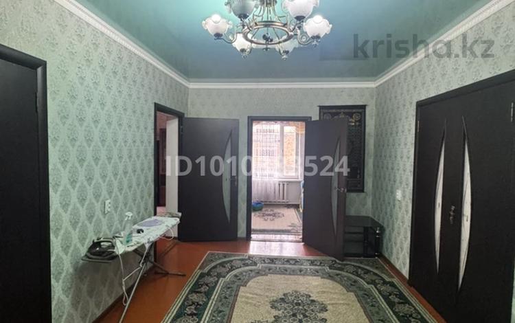 Отдельный дом · 10 комнат · 180 м² · 10 сот., Смайлова 28 — Массив Хамукат за 32 млн 〒 в Таразе — фото 2