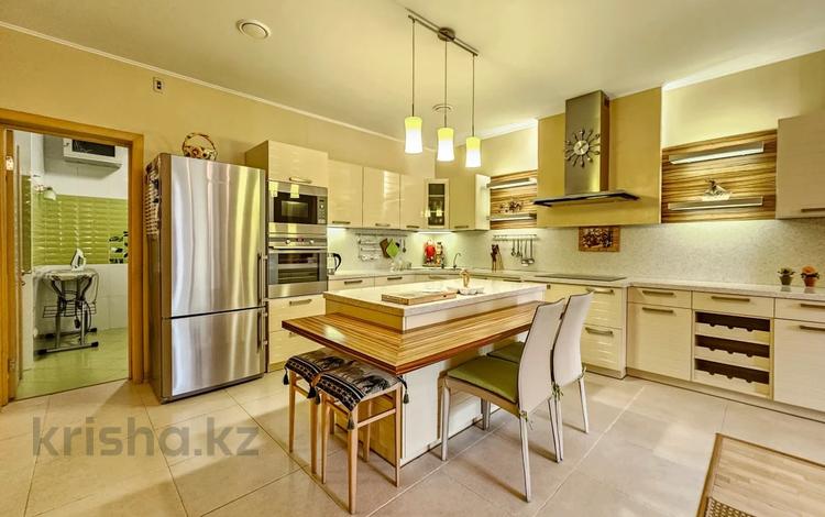 4-комнатная квартира · 225 м² · 1/6 этаж, Санаторная за 800 000 ₸ в Алматы, Бостандыкский р-н — фото 2