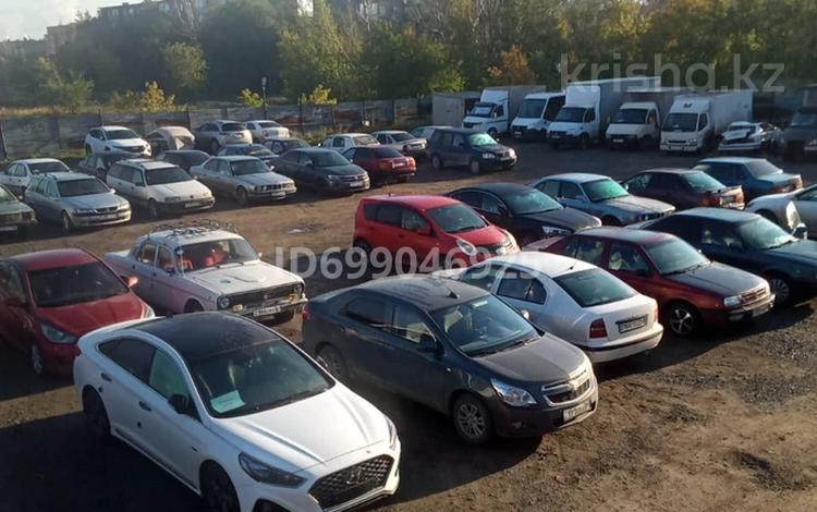 Действующая автостоянка на 100 мест с стабильным потоком клиентов · 1600 м², бағасы: ~ 70 млн ₸ в Караганде, Алихана Бокейханова р-н — фото 2