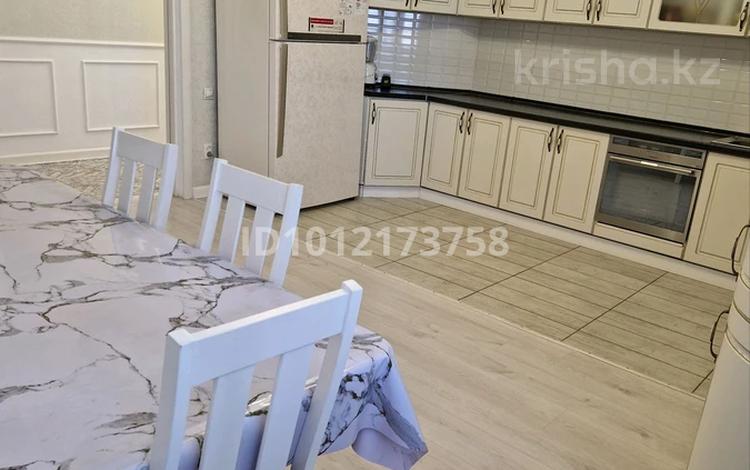 4-комнатная квартира · 148 м² · 5/6 этаж, ул. Халела Досмухамедулы 18Гк1 за ~ 60 млн 〒 в Актобе, мкр Авиатор — фото 2