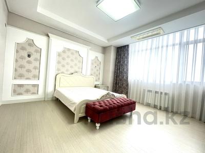 4-комнатная квартира, 165 м² помесячно, Байтурсынова 9 за 1.5 млн 〒 в Астане, Алматы р-н