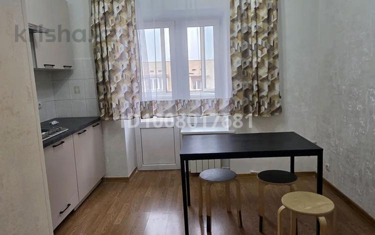 2-бөлмелі пәтер · 51 м² · 5/5 қабат, мкр Самал-2, Самал-2 ш/а., бағасы: 60 млн ₸ в Алматы, Медеуский р-н — фото 2