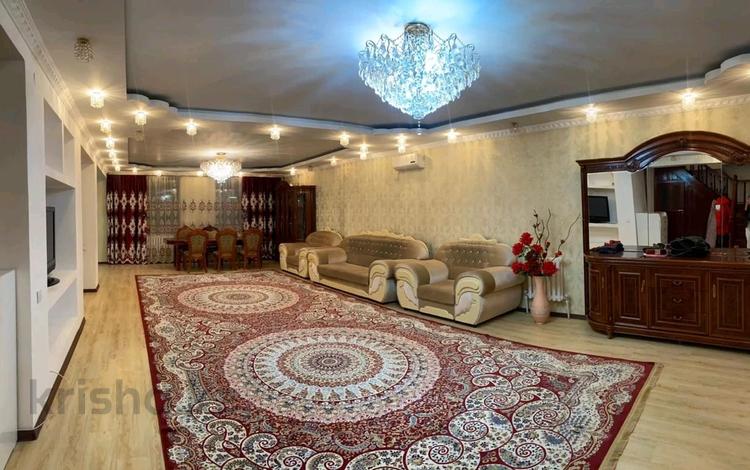 Отдельный дом • 7 комнат • 380 м² • 10 сот., Желтоксан 116а за 95 млн 〒 в Талдыкоргане — фото 2