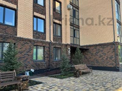 3-комнатная квартира · 84.7 м², Жабаева за ~ 33 млн 〒 в Петропавловске