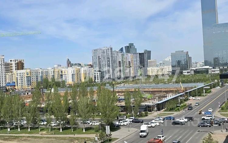 2-бөлмелі пәтер · 75 м² · 6/12 қабат, Керей и Жанибек хандар 22, бағасы: 44 млн ₸ в Астане, Есильский р-н — фото 2