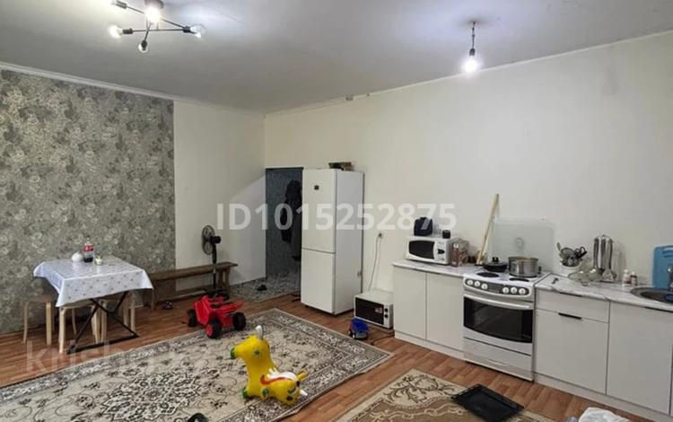 1-комнатная квартира · 43 м² · 1/4 этаж, Машиностроителей 12 за 100 000 ₸ в Усть-Каменогорске — фото 2