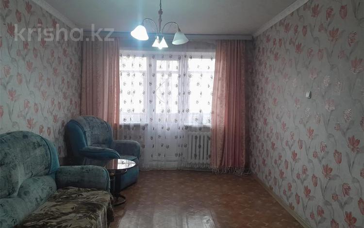 1-комнатная квартира, 32 м², 2/5 этаж, Металлургов за 6 млн 〒 в Темиртау — фото 2