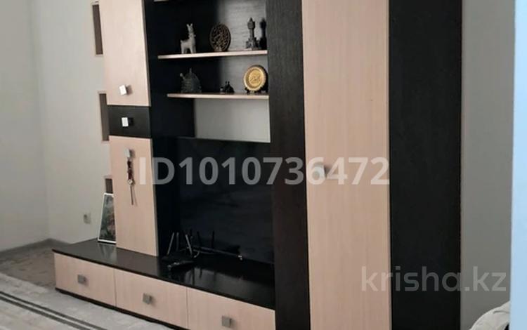 1-бөлмелі пәтер · 53 м² · 1/10 қабат, мкр Городской Аэропорт, Пр Республики 1/2 — Строймарт, бағасы: 17 млн ₸ в Караганде, Казыбек би р-н — фото 2