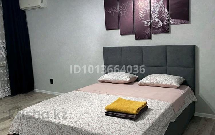 1-комнатная квартира · 48 м² · 5/9 этаж, мкр Нурсая, Таумыш Жумагалиев 15Б за 12 000 ₸ в Атырау — фото 2