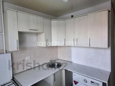 3-бөлмелі пәтер · 50 м² · 4/5 қабат, мкр Строитель 6 — Циолковского, бағасы: 17.7 млн ₸ в Уральске
