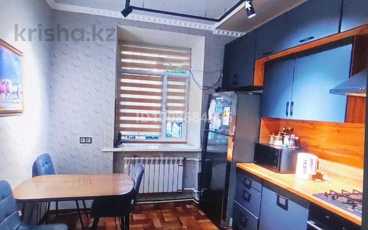3-комнатная квартира · 72 м² · 1/2 этаж, Аль Фараби 31 за 17.5 млн ₸ в Абай — фото 2