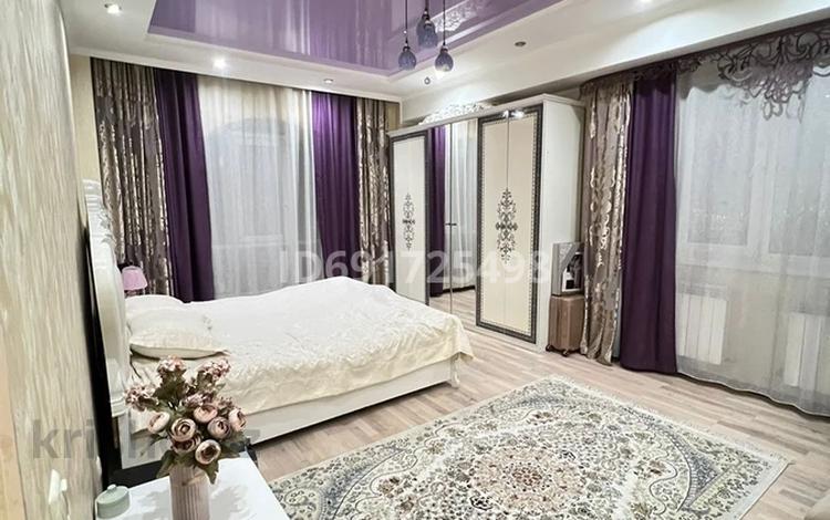 3-комнатная квартира, 110 м², 12/16 этаж помесячно, Навои 208/7 — Торайгырова