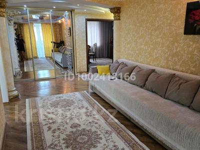 5-комнатная квартира · 122 м² · 3/9 этаж, шакарима 15 — дом Радиотехники за 53 млн 〒 в Семее