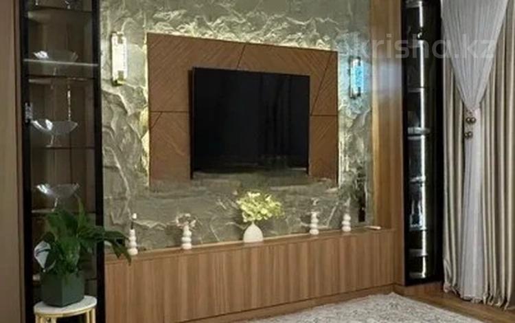 7-комнатная квартира · 205 м², Данеша Ракышева за 170 млн 〒 в  — фото 2