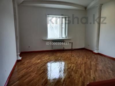 6-комнатная квартира · 240 м² · 1/2 этаж, мкр 112 квартал — Рыскулова Казиева за 400 000 〒 в Шымкенте, Туран р-н