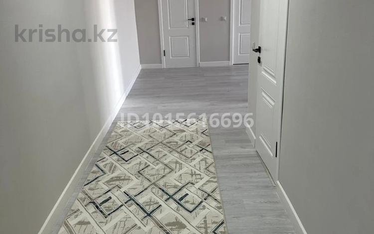 2-бөлмелі пәтер · 76.2 м² · 3/4 қабат, Ақ Шағала -ш/а., Жалена Тулепова 9, бағасы: 350 000 ₸ в Атырау, мкр Ак Шагала — фото 2