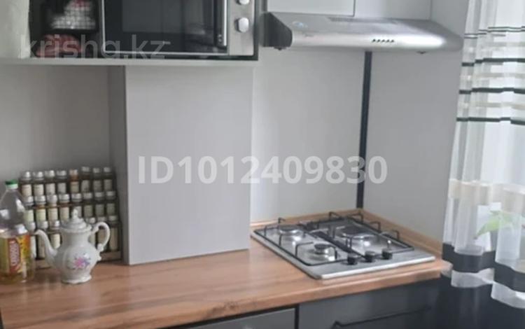 2-бөлмелі пәтер · 52 м² · 3/5 қабат, мкр Акбулак 1, бағасы: 200 000 ₸ в Таразе — фото 2