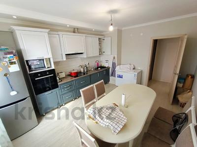 3-комнатная квартира · 92 м² · 7/9 этаж, Пр. И.Есенберлина 2/2 за 38 млн 〒 в Усть-Каменогорске