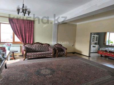 Отдельный дом · 8 комнат · 454 м² · 19 сот., Бурабай 60 за 60 млн 〒 в Каскелене