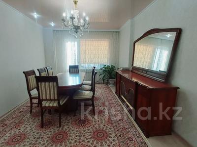 3-комнатная квартира · 90 м² · 13/16 этаж, мкр Юго-Восток, пр.Шахтёров 60 за 39.9 млн 〒 в Караганде, Казыбек би р-н