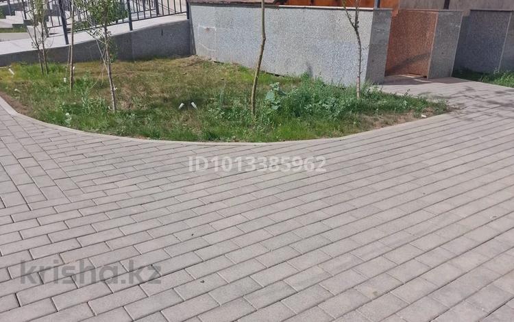 Свободное назначение, офисы, магазины и бутики, общепит, салоны красоты, образование, развлечения · 327 м² за 111 млн ₸ в Астане, Есильский р-н — фото 2