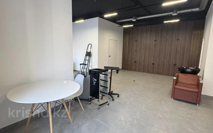 Еркін, кеңселер, дүкендер мен бутиктер, сұлулық салондары · 55 м², бағасы: 45 млн ₸ в Алматы, Наурызбайский р-н — фото 2