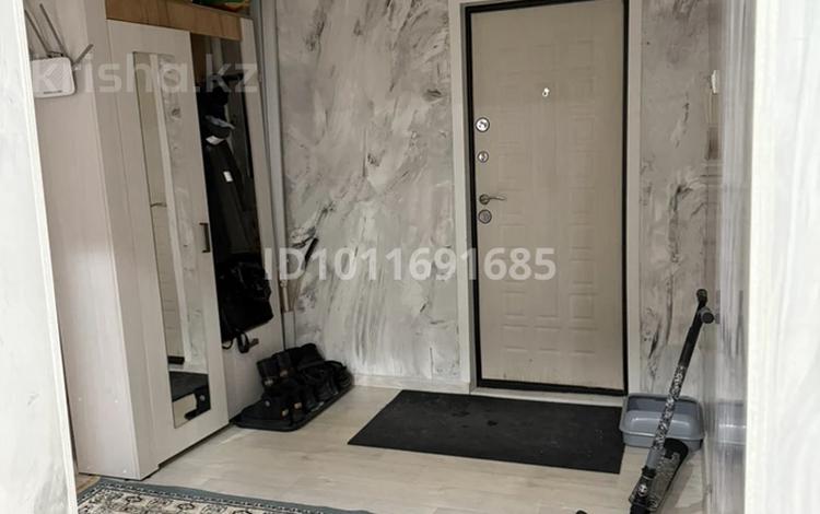 2-бөлмелі пәтер · 53 м² · 1/5 қабат, Абая 5 3 — 3-я школа, бағасы: 18 млн ₸ в Хромтау — фото 2