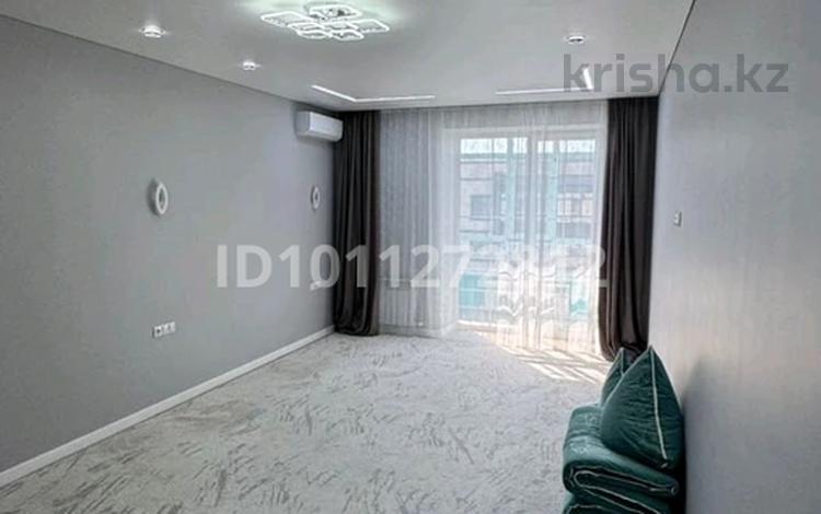 1-комнатная квартира · 52 м² · 10/10 этаж, Курмангазы 98 — Торговый дом Кристал за 26.5 млн ₸ в Уральске, мкр Школьник — фото 2