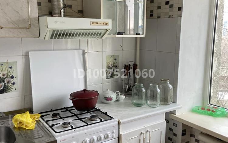 2-бөлмелі пәтер · 50 м² · 4/5 қабат, Казыбек би 114 — Абая, бағасы: 150 000 ₸ в Таразе — фото 2