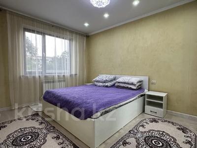 2-бөлмелі пәтер, 70 м², 2/10 қабат, Казыбек би 43 — Барибаева, бағасы: 66 млн 〒 в Алматы, Медеуский р-н