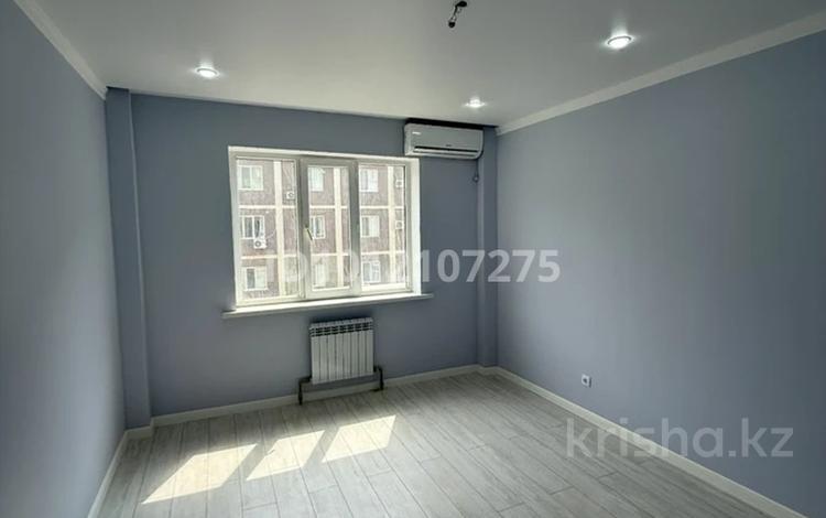 2-бөлмелі пәтер · 53.8 м² · 3/6 қабат, мкр Нурсая 59, бағасы: 23 млн ₸ в Атырау — фото 2